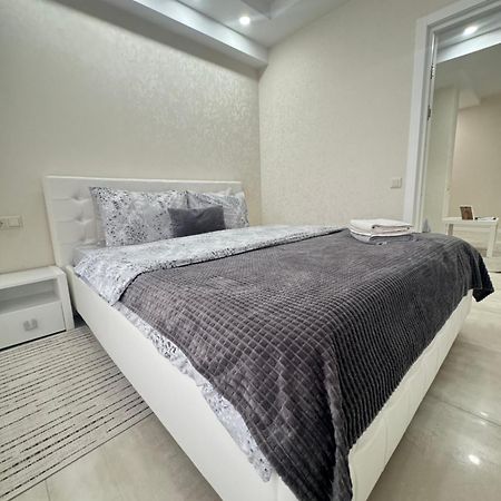 New Lux Apartment In 基希讷乌 外观 照片