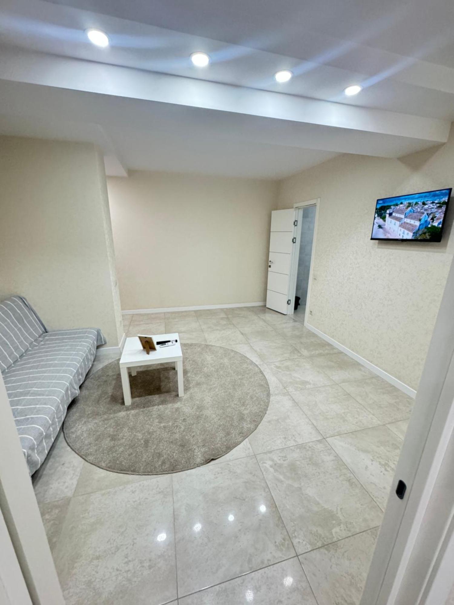 New Lux Apartment In 基希讷乌 外观 照片
